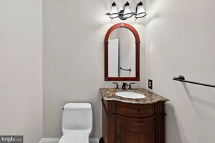 1702 Landon Hill Rd, Vienna, VA 22182 - Photo 37