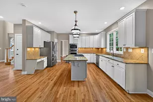 1702 Landon Hill Rd, Vienna, VA 22182 - Photo 3