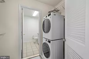 8229 Kings Charter Ln, Springfield, VA 22152 - Photo 21