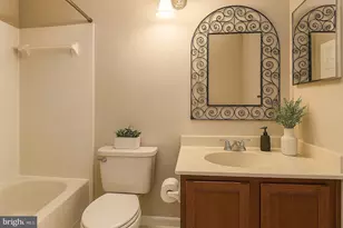 10194 Ashbrooke Ct, Oakton, VA 22124 - Photo 11