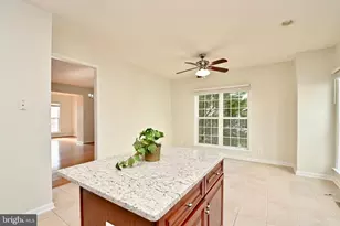 5027 Village Fountain Pl, Centreville, VA 20120 - Photo 19
