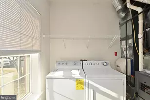 5027 Village Fountain Pl, Centreville, VA 20120 - Photo 35