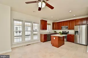 5027 Village Fountain Pl, Centreville, VA 20120 - Photo 15