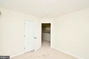 5027 Village Fountain Pl, Centreville, VA 20120 - Photo 29