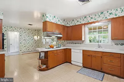 3917 Malcolm Court, Annandale, VA 22003 - Photo 9