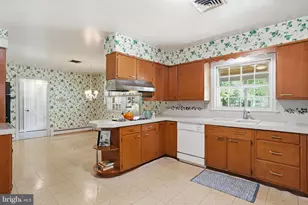 3917 Malcolm Ct, Annandale, VA 22003 - Photo 9