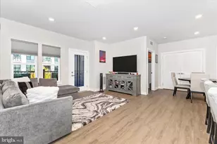 12865 Mosaic Pk Wy, Herndon, VA 20171 - Photo 5