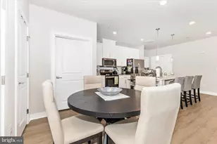 12865 Mosaic Pk Wy, Herndon, VA 20171 - Photo 11