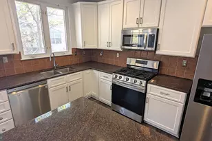 2593 James Madison Cir, Herndon, VA 20171 - Photo 9