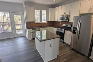 2593 James Madison Cir, Herndon, VA 20171 - Photo 11