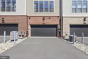 7509 Sawyer Farm Wy, McLean, VA 22102 - Photo 3