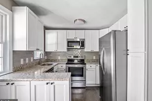 2617 E Maple St, Alexandria, VA 22306 - Photo 3