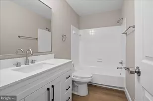 9606 Scotch Haven Dr, Vienna, VA 22181 - Photo 33