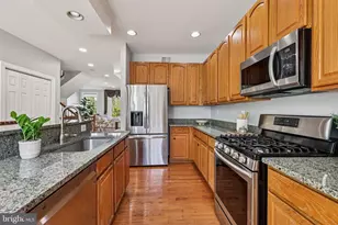 12915 Starters Ln, Fairfax, VA 22033 - Photo 17