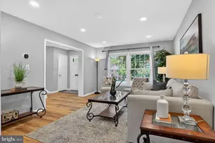 8426 Grenoble Ct, Springfield, VA 22152 - Photo 11