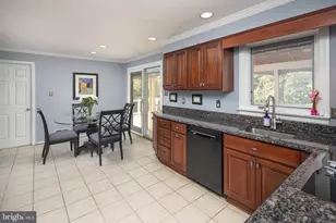 8306 Crown Court Rd, Alexandria, VA 22308 - Photo 27