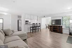 4116 Monument Ct, Fairfax, VA 22033 - Photo 3