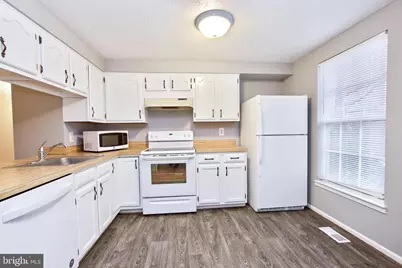 1915 Belmont Ridge Court, Reston, VA 20191 - Photo 9