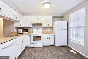 1915 Belmont Ridge Ct, Reston, VA 20191 - Photo 9