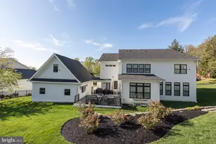 1118 Westbriar Ct NE, Vienna, VA 22180 - Photo 5