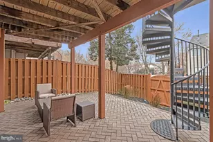7406 Roudsby Ct, Alexandria, VA 22315 - Photo 45