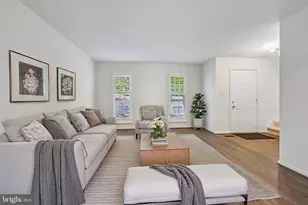 10209 Roberts Common Ln, Burke, VA 22015 - Photo 5