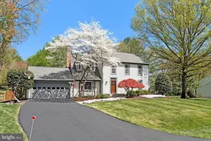 10430 Heritage Landing Rd, Burke, VA 22015 - Photo 3