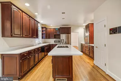 2527 Hunter Mill Road, Oakton, VA 22124 - Photo 17