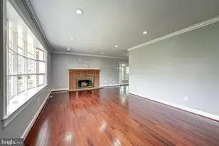 7401 Bull Run Dr, Centreville, VA 20121 - Photo 5