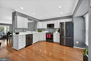 14083 Betsy Ross Ln, Centreville, VA 20121 - Photo 13