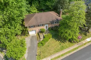 410 Victoria Ct NW, Vienna, VA 22180 - Photo 37