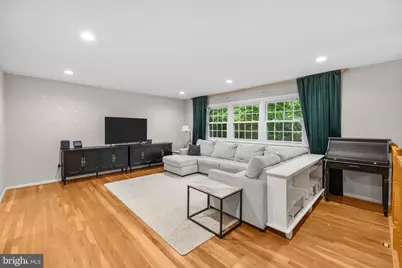 410 Victoria Court NW, Vienna, VA 22180 - Photo 3