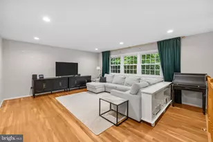410 Victoria Ct NW, Vienna, VA 22180 - Photo 3