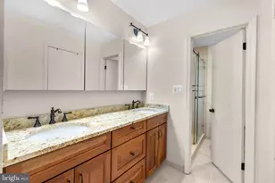 410 Victoria Ct NW, Vienna, VA 22180 - Photo 17