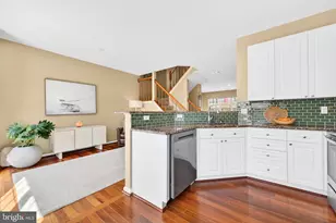 12017 Edgemere Cir, Reston, VA 20190 - Photo 15