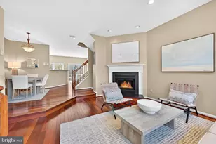 12017 Edgemere Cir, Reston, VA 20190 - Photo 7