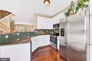 12017 Edgemere Cir, Reston, VA 20190 - Photo 13