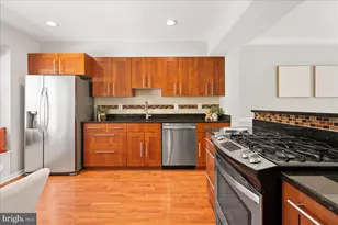 7813 Wintercress Ln, Springfield, VA 22152 - Photo 13