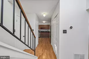 6101 Hoskins Hollow Cir, Centreville, VA 20121 - Photo 7