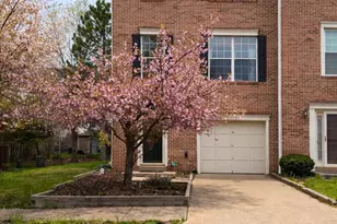 2512 Clover Field Cir, Herndon, VA 20171 - Photo 1