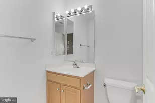 146 Herndon Mill Cir, Herndon, VA 20170 - Photo 33