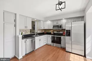 6508 Sharps Dr, Centreville, VA 20121 - Photo 7