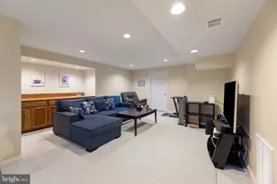 6189 Hidden Canyon Rd, Centreville, VA 20120 - Photo 33