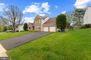 6189 Hidden Canyon Rd, Centreville, VA 20120 - Photo 3