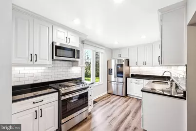 8309 Highcliffe Court, Annandale, VA 22003 - Photo 7