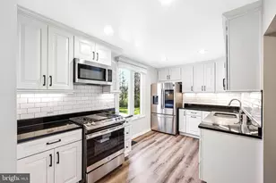 8309 Highcliffe Ct, Annandale, VA 22003 - Photo 7