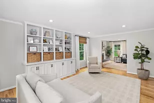 811 Follin Farm Ln, Great Falls, VA 22066 - Photo 13
