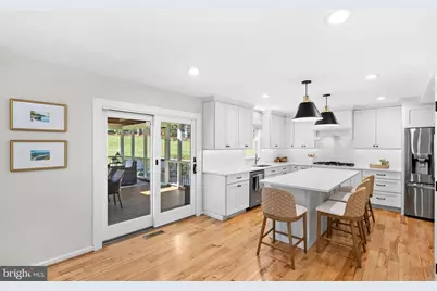 811 Follin Farm Lane, Great Falls, VA 22066 - Photo 5