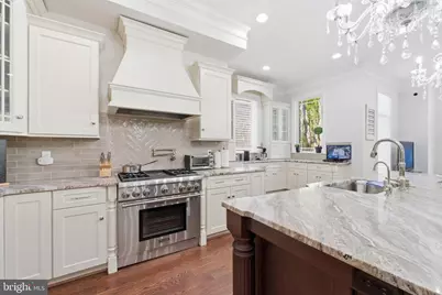 8735 Brook Road, McLean, VA 22102 - Photo 11