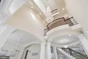 8735 Brook Rd, McLean, VA 22102 - Photo 5